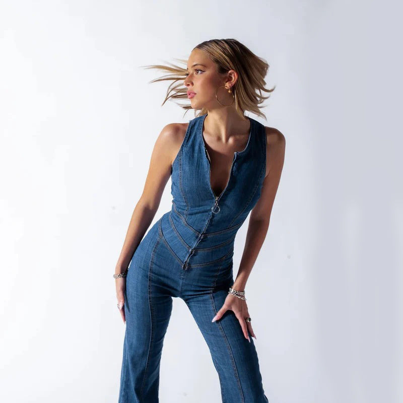 Kirsten | Trendig jumpsuit i denim med hjärtformad utskärning