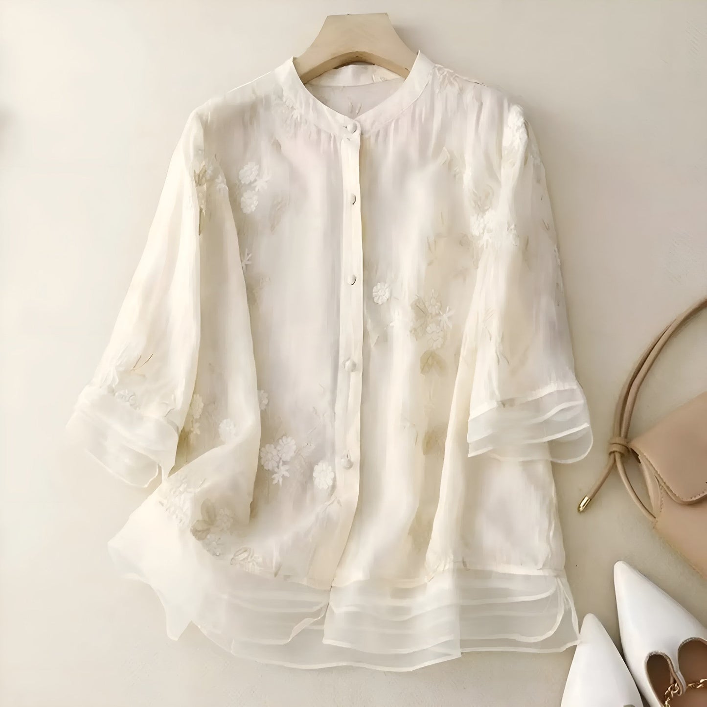 Livia | Luftig Chiffonblus med Halvlånga Ärmar