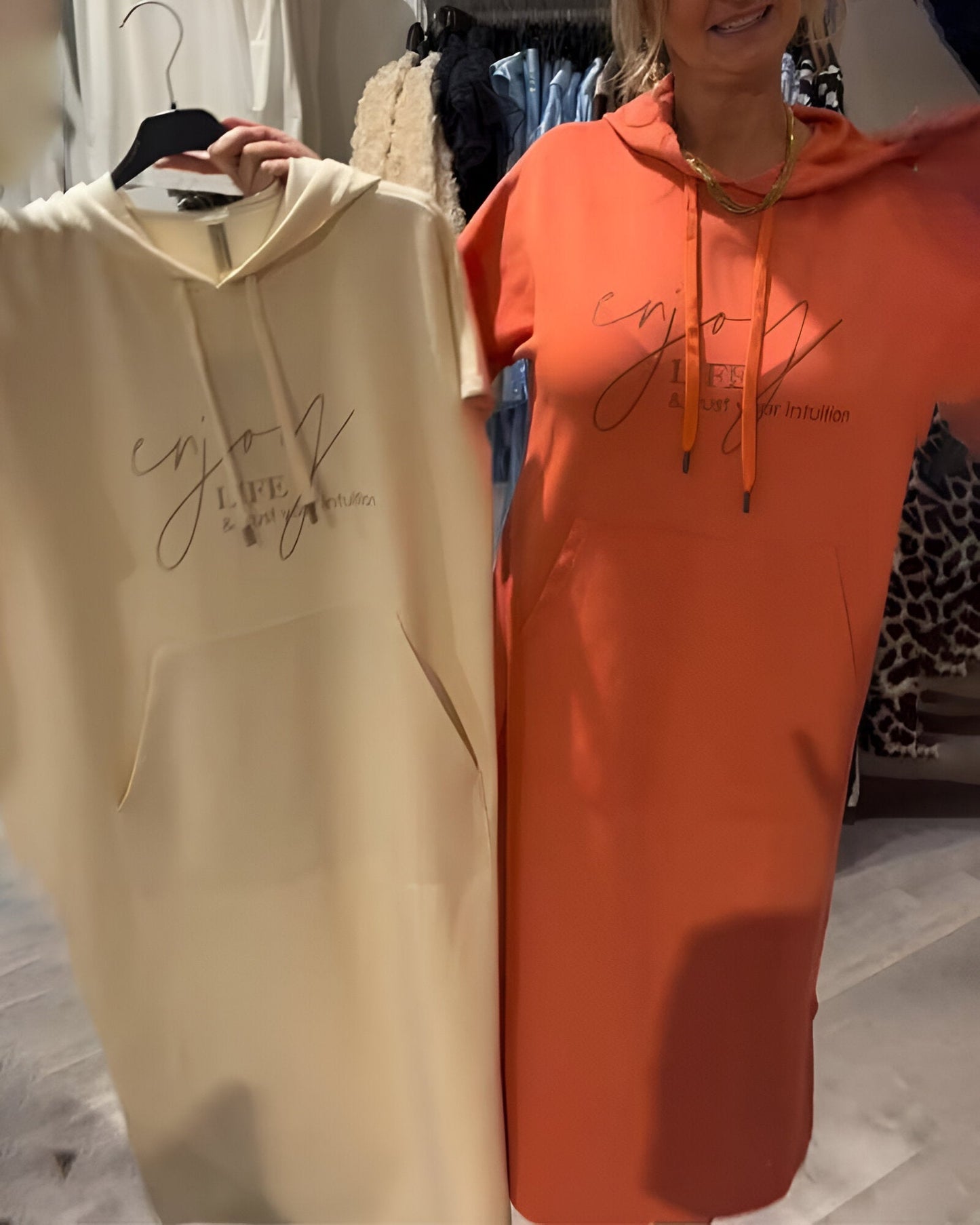 Hilda | Chic streetwear-hoodieklänning med dragskohuva