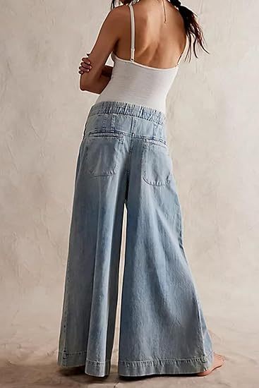 Liv | Löst sittande jeans i denimtyg med vida ben