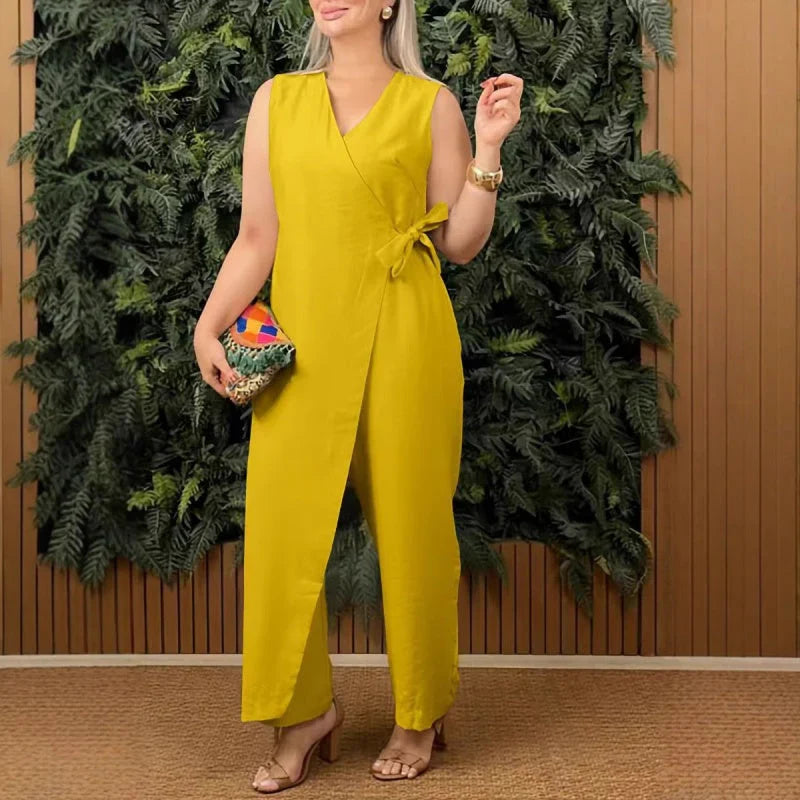 Ebba | Enfärgad casual jumpsuit med V-ringning och midjeband