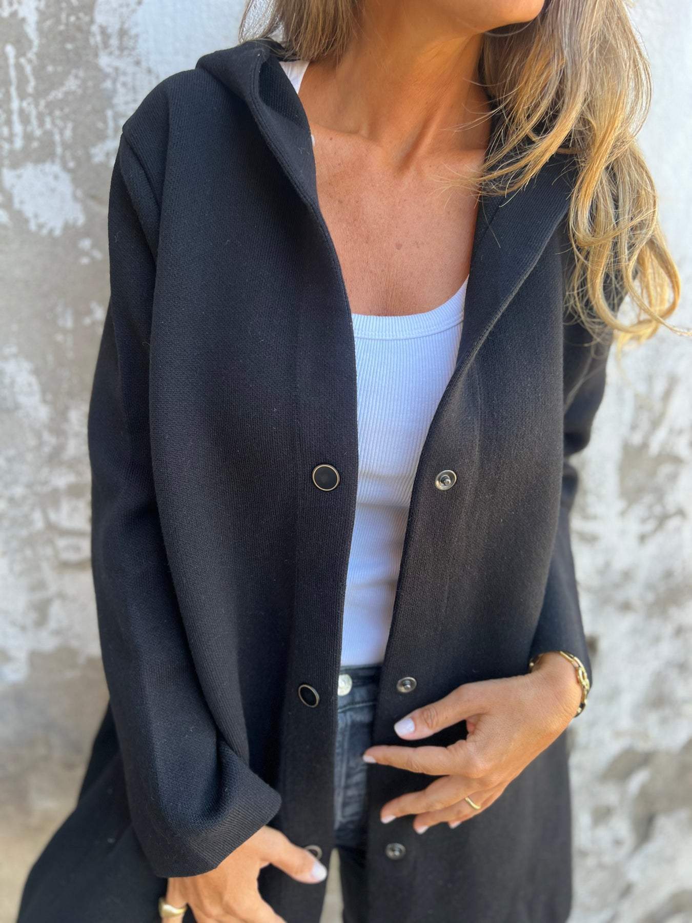 Bella | Casual enkelknäppt jacka med huva