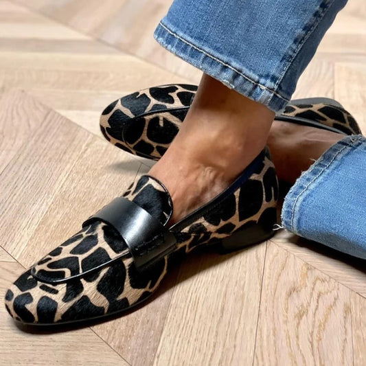 Agda | Tryckta loafers med kontrasterande detaljer