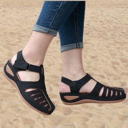 Eléa | Lätta sandaler med kardborreknäppning och ventilerande paneler