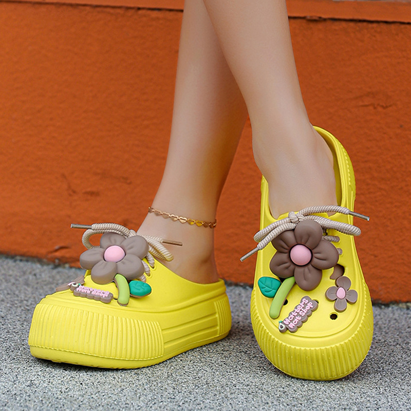 Tindra | Trendy chunky clogs med lekfulla 3D-detaljer
