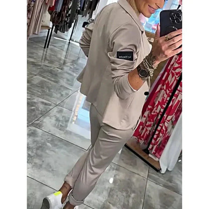 Arielle | Avslappnat set med öppen blazer och avsmalnande joggers