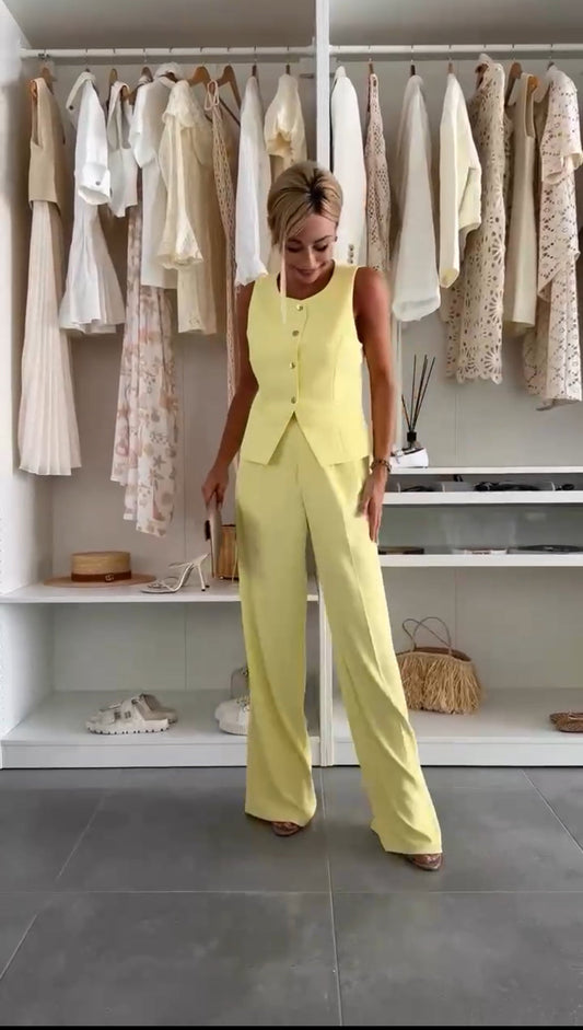 Ingrid | Klassisk knäppbar väst och utsvängda byxor co-ord set