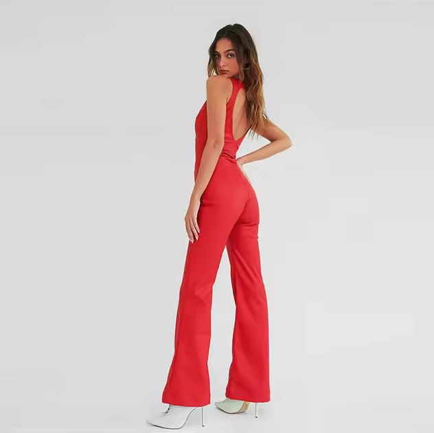 Kirsten | Trendig jumpsuit i denim med hjärtformad utskärning