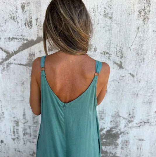 Silje | Lätt jumpsuit med utsvängd fåll och bakre kontursömmar