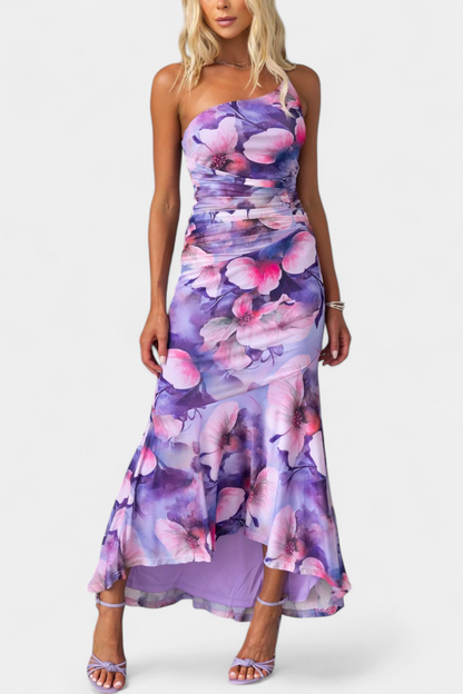Elise | Bodycon-klänning med asymmetrisk ärm och stilrent blommönster