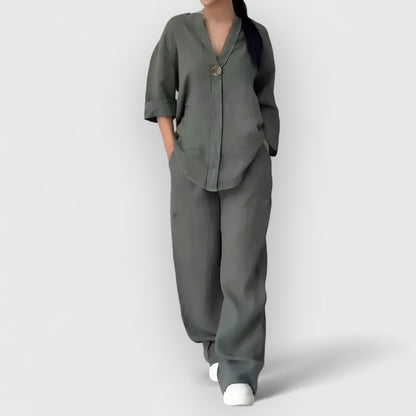 Joanna | Minimalistiskt lounge-set med vida byxor och kraglös topp
