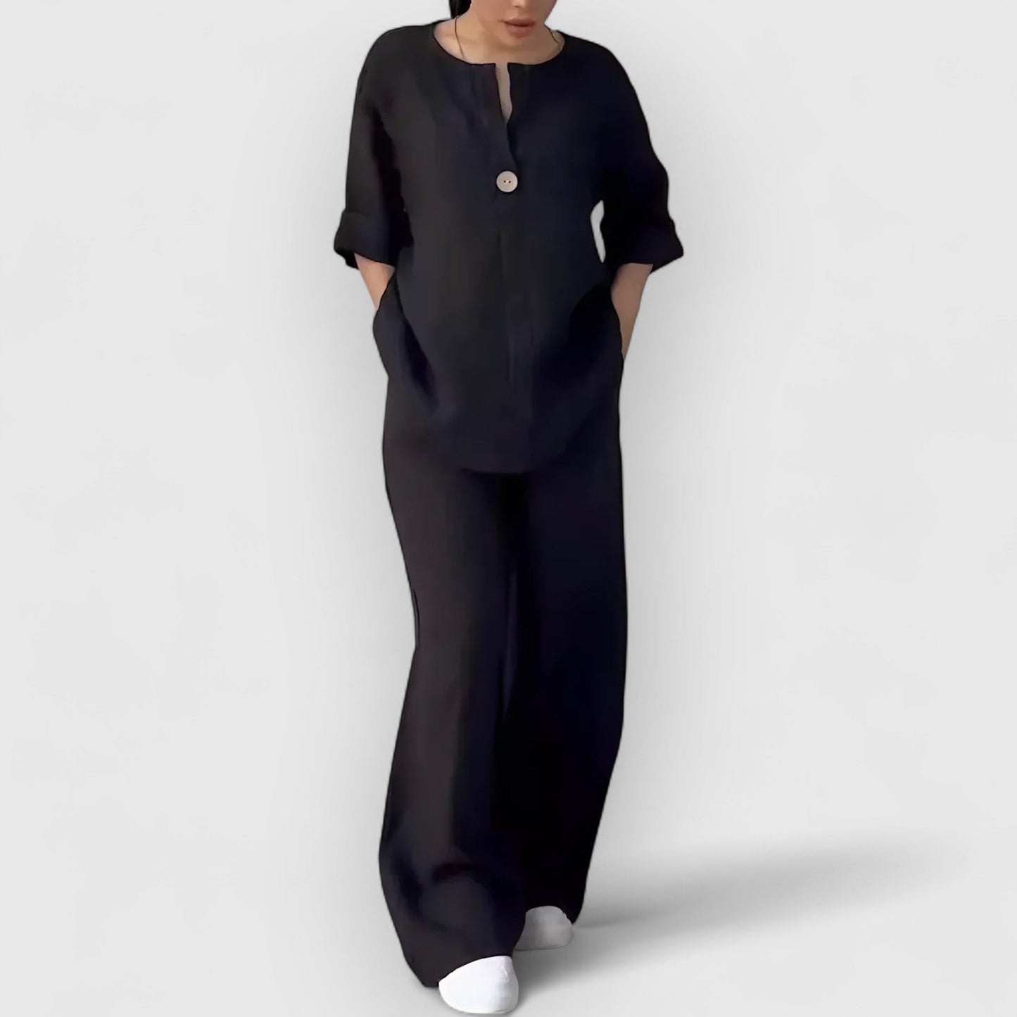 Joanna | Minimalistiskt lounge-set med vida byxor och kraglös topp
